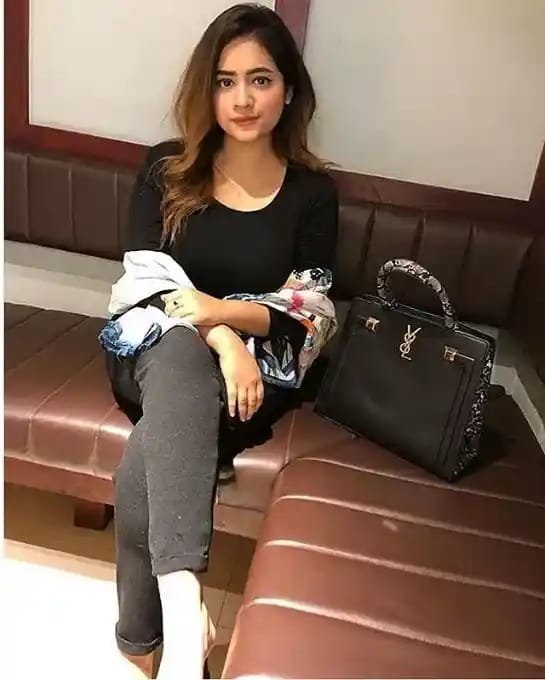 model Call Girls in Vaishali Nagar
